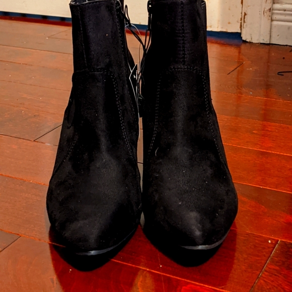 High heel boots - Picture 2 of 3